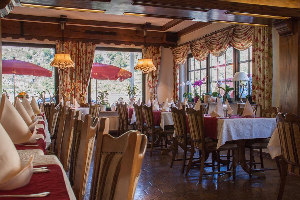 Hotel & Restaurant Krone Kestert Ngoại thất bức ảnh
