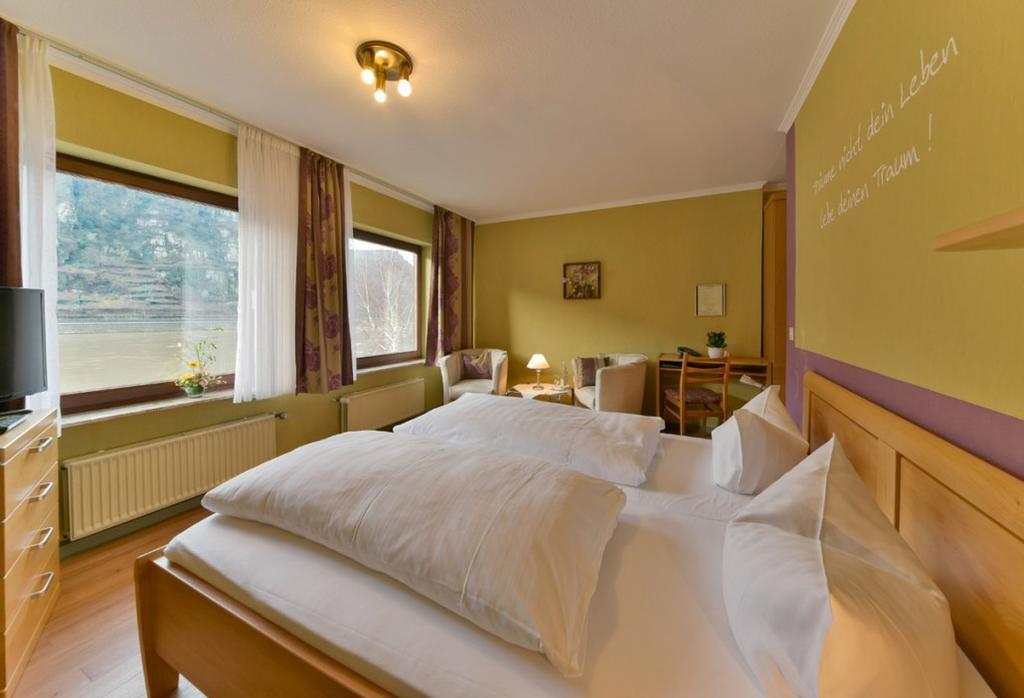 Hotel & Restaurant Krone Kestert Ngoại thất bức ảnh