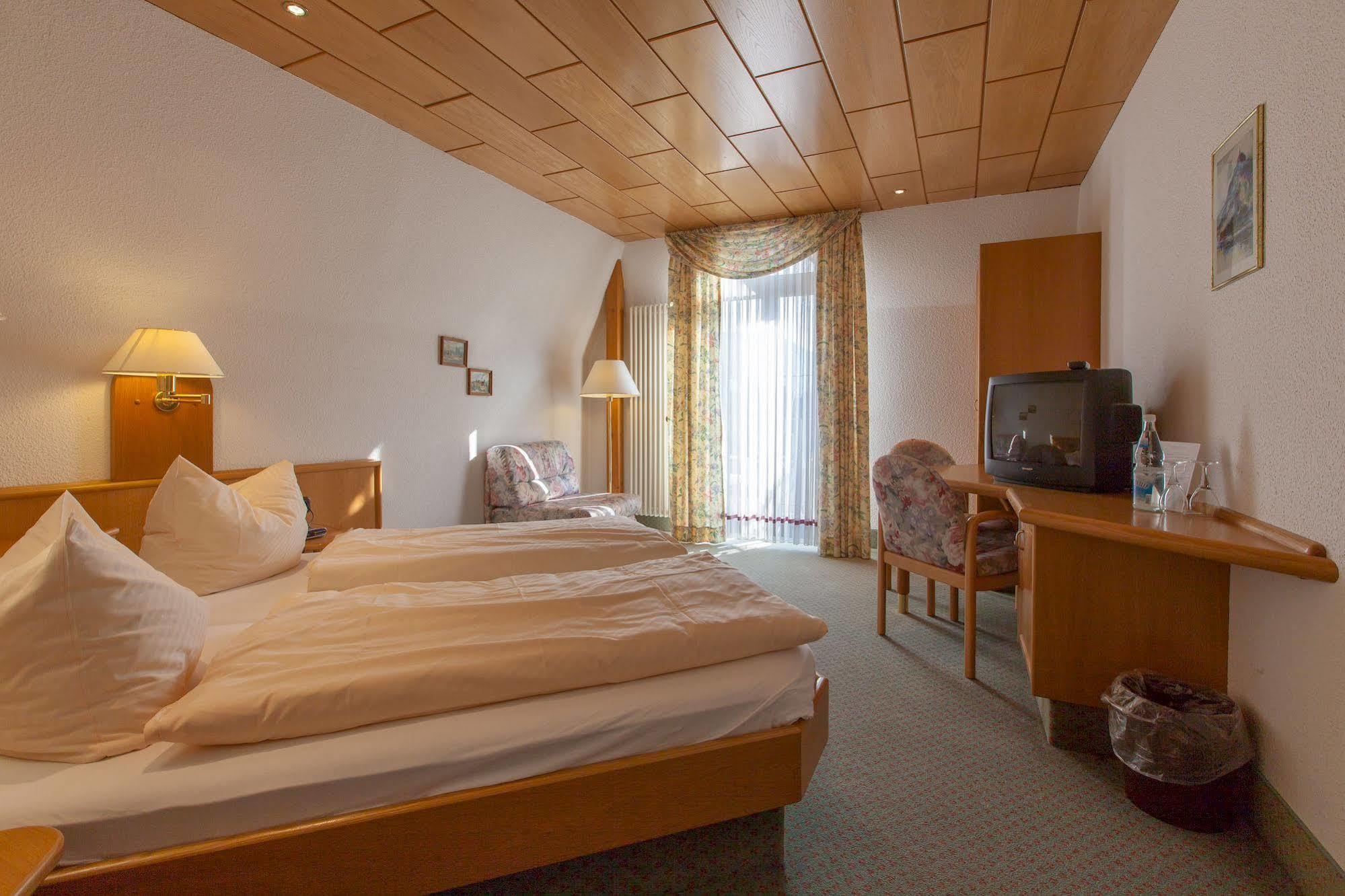 Hotel & Restaurant Krone Kestert Ngoại thất bức ảnh