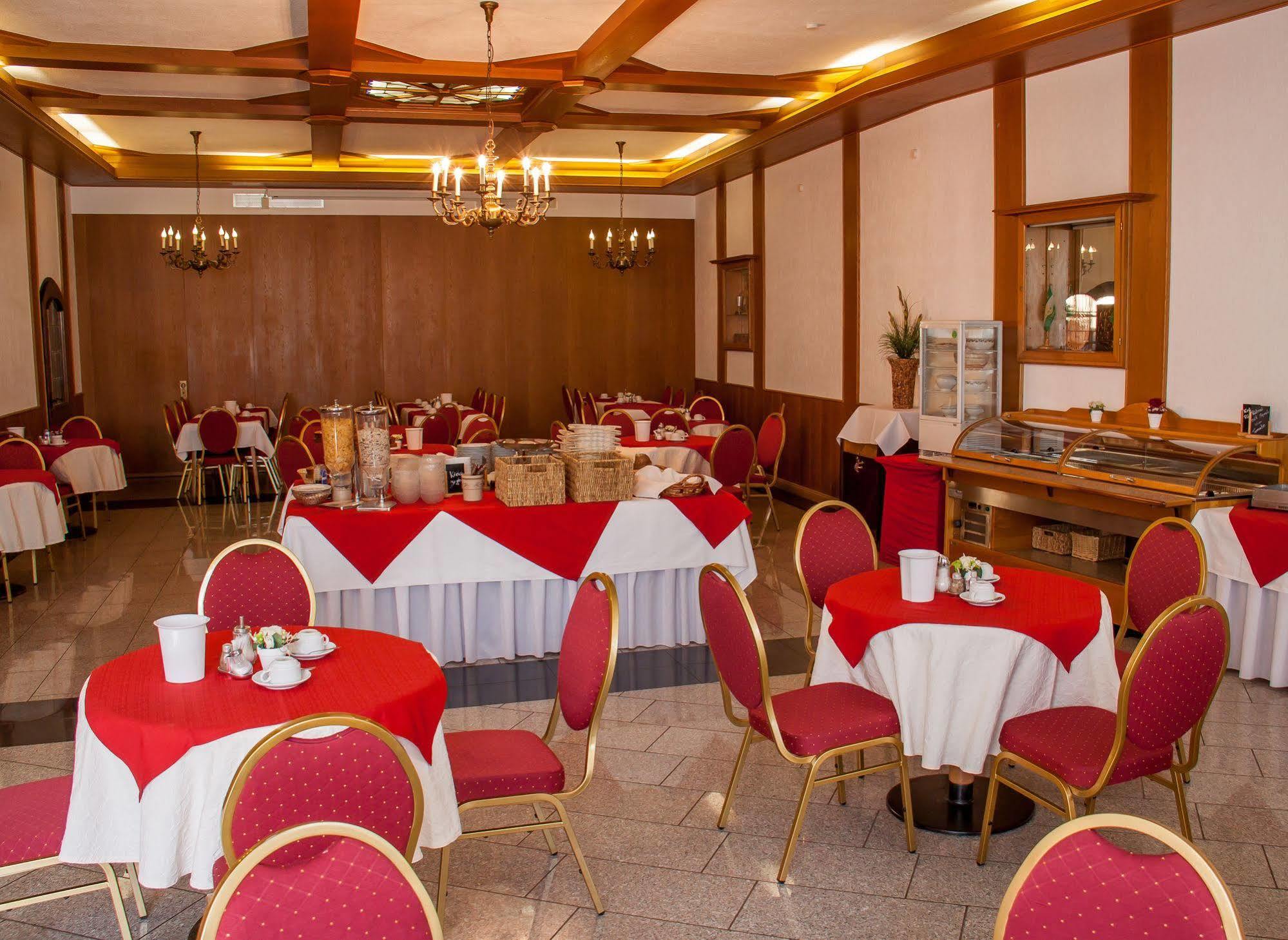 Hotel & Restaurant Krone Kestert Ngoại thất bức ảnh
