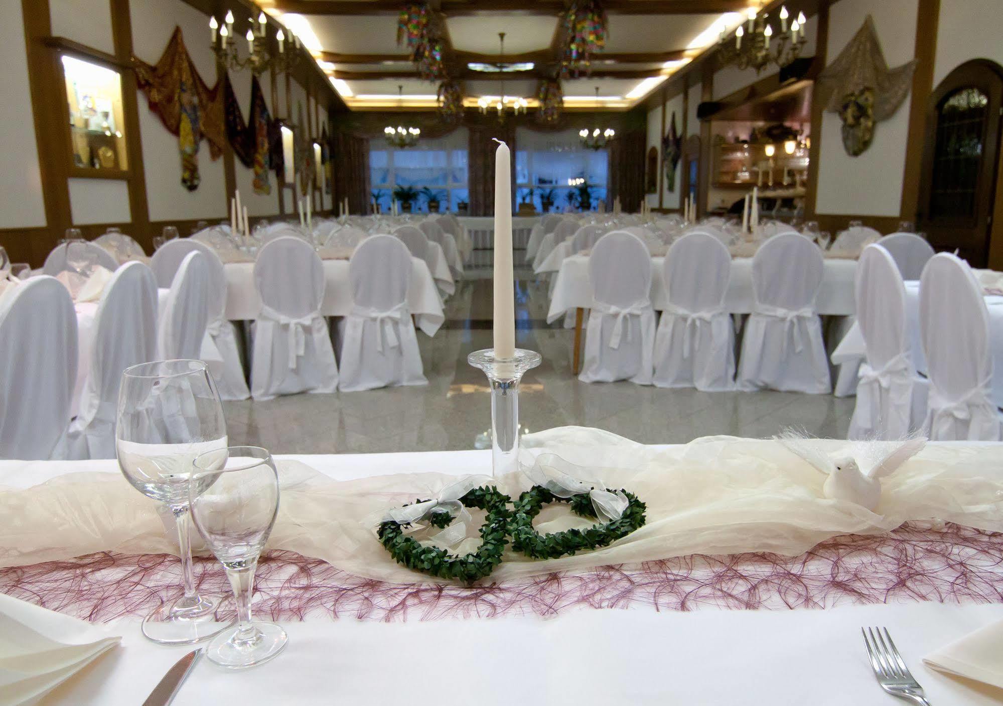 Hotel & Restaurant Krone Kestert Ngoại thất bức ảnh