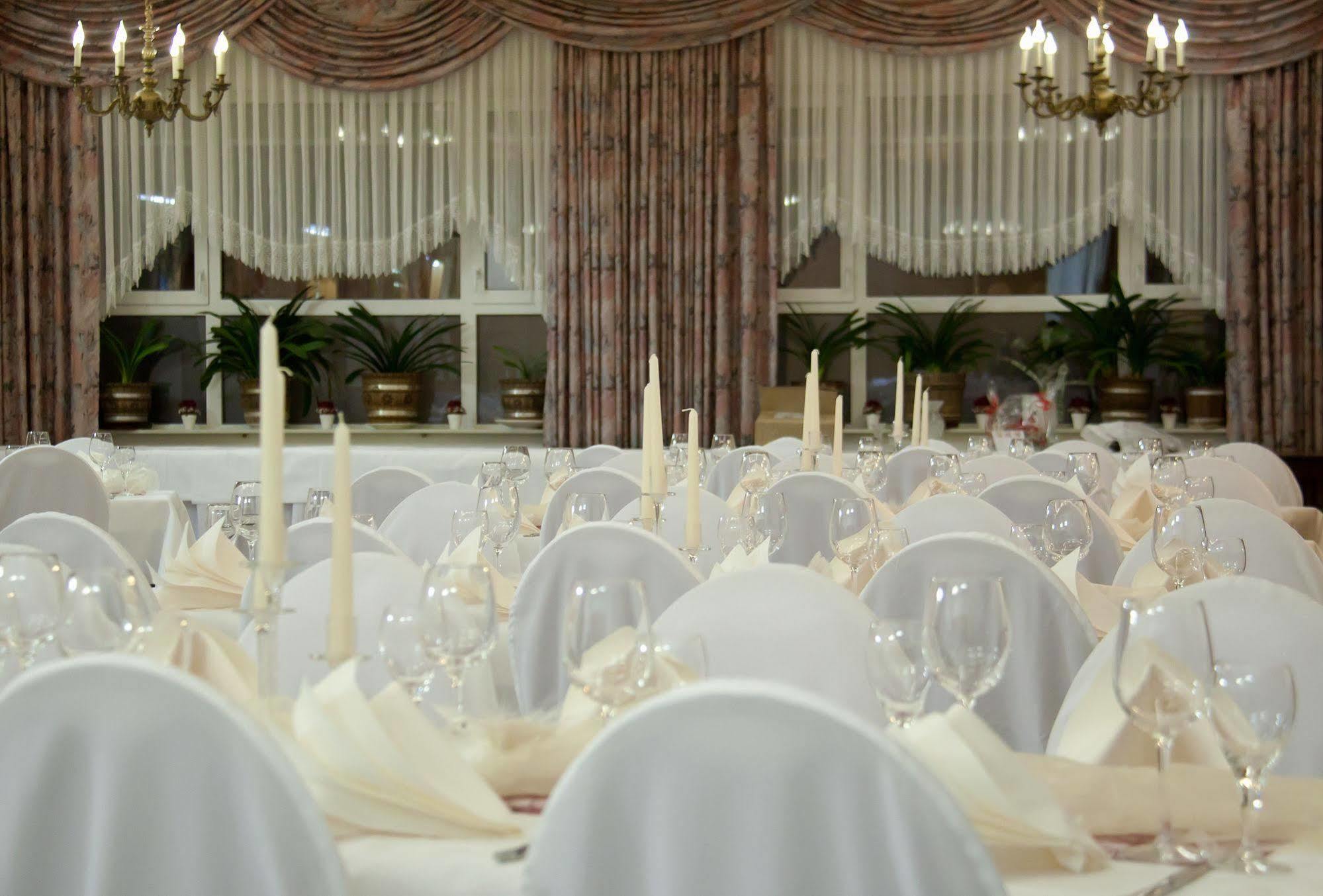 Hotel & Restaurant Krone Kestert Ngoại thất bức ảnh